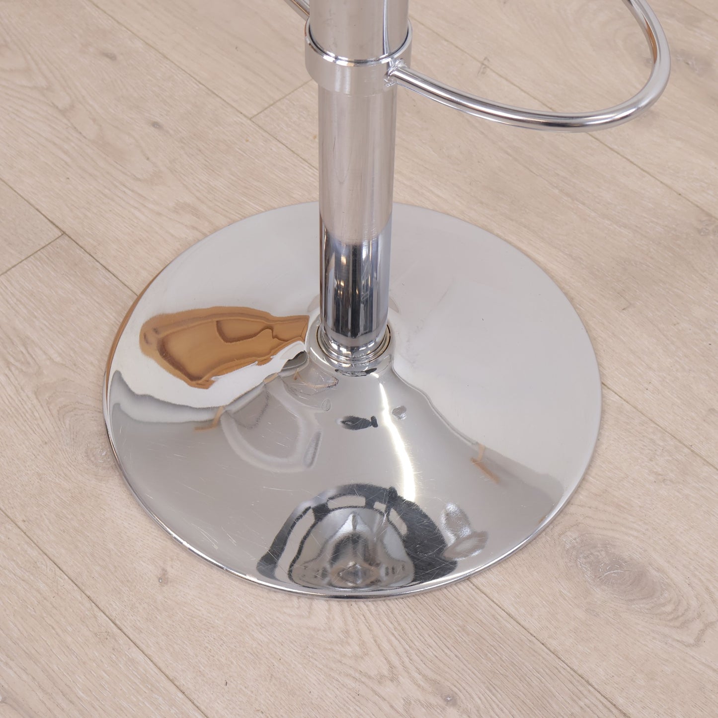 Barstol med hev/senk, grå/krom