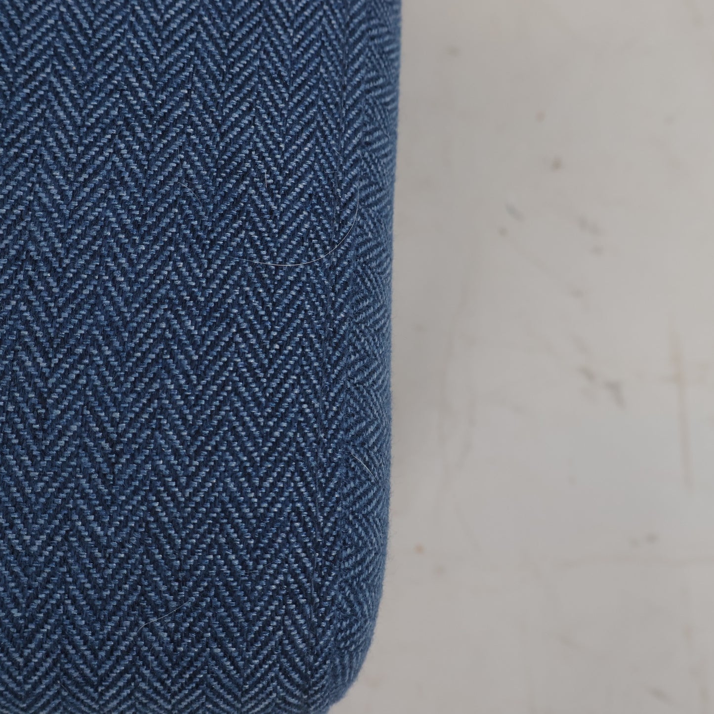 Nyrenset | Enkel spisestol i fargen blå