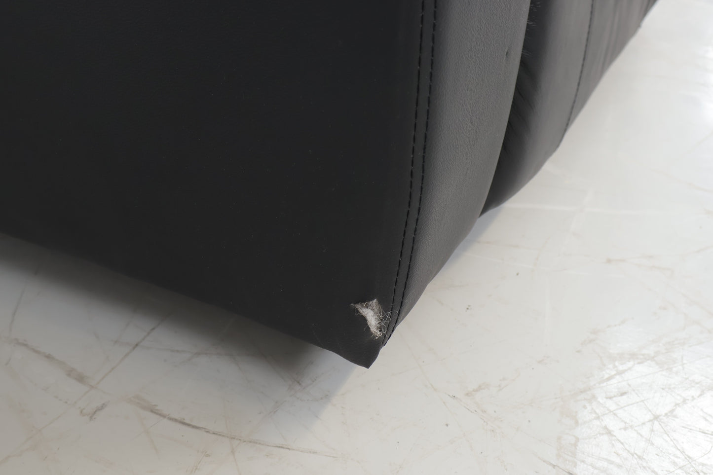 Nyrenset | Sort Mora stol med recliner i skinn