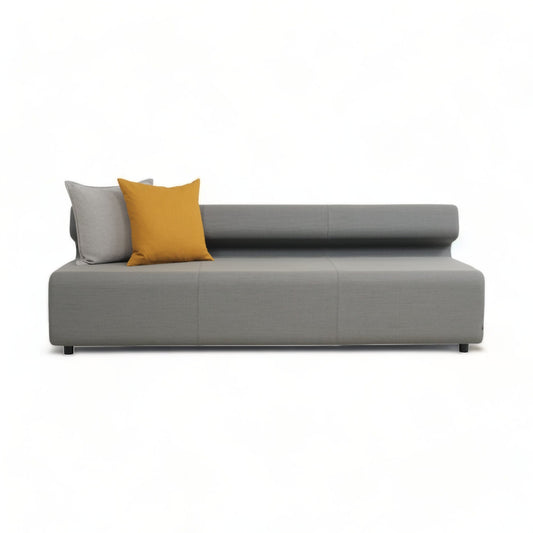 Nyrenset | Grå Fora Form Up 3-seter sofa