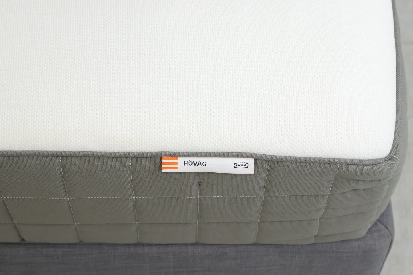 Nyrenset | Mørk grå IKEA Hövåg dobbeltseng med gavl - Secundo