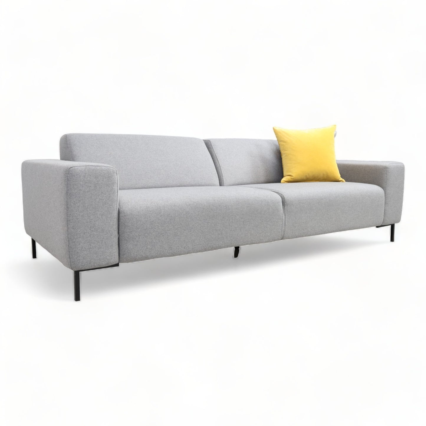 Nyrenset | Lys grå Dominari Romeo 3-seter sofa fra Bohus