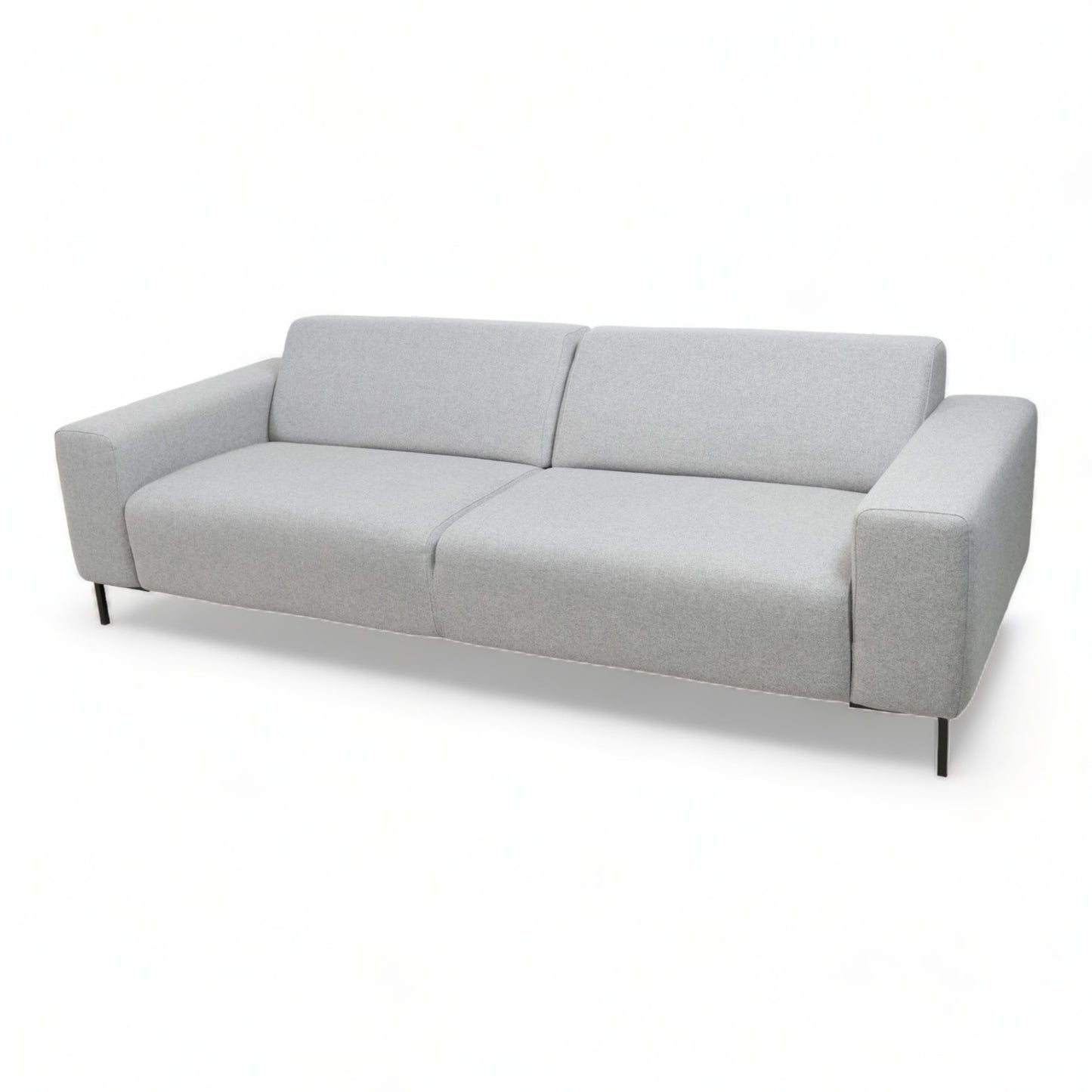 Nyrenset | Lys grå Dominari Romeo 3-seter sofa fra Bohus
