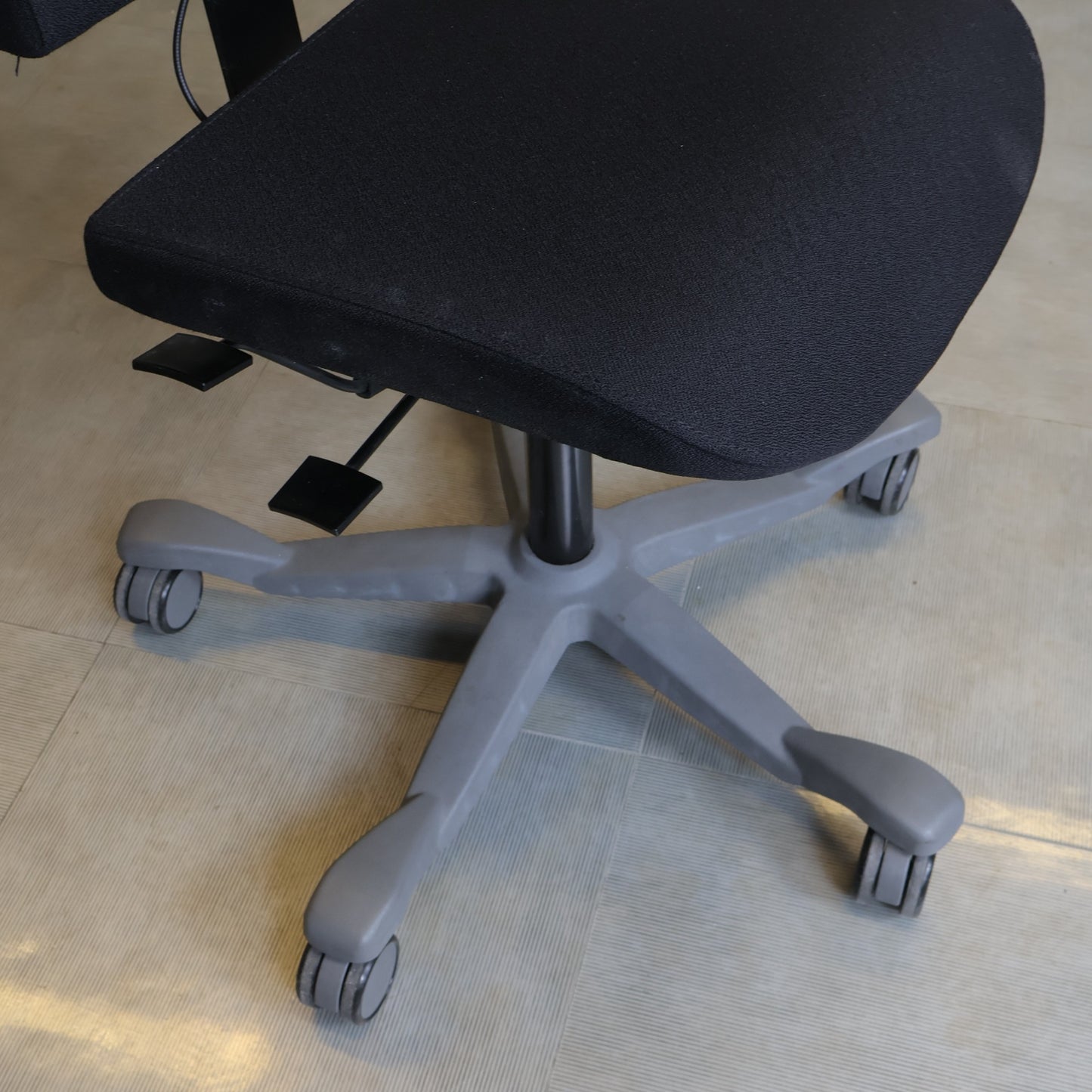 Nyrenset | ISKU kontorstol med nakkestøtte