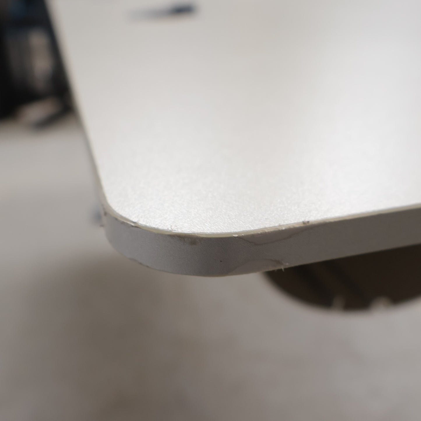 Kvalitetssikret | 180x90 cm, DUBA B8 elektrisk hev/senk skrivebord