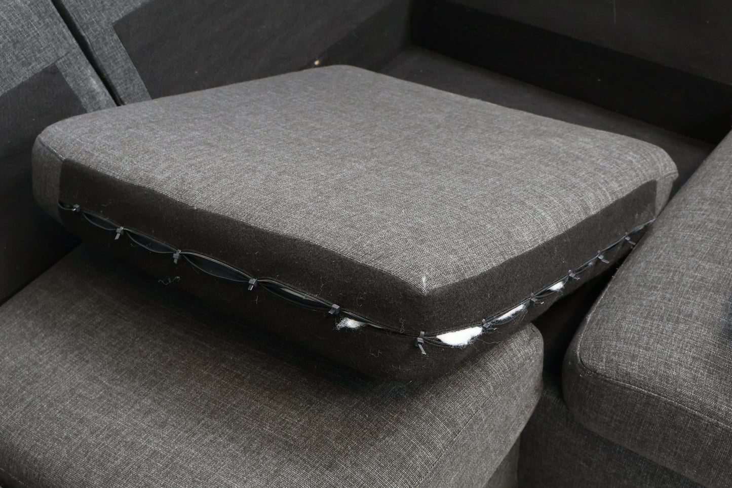 Nyrenset | Grå U-sofa med sjeselong