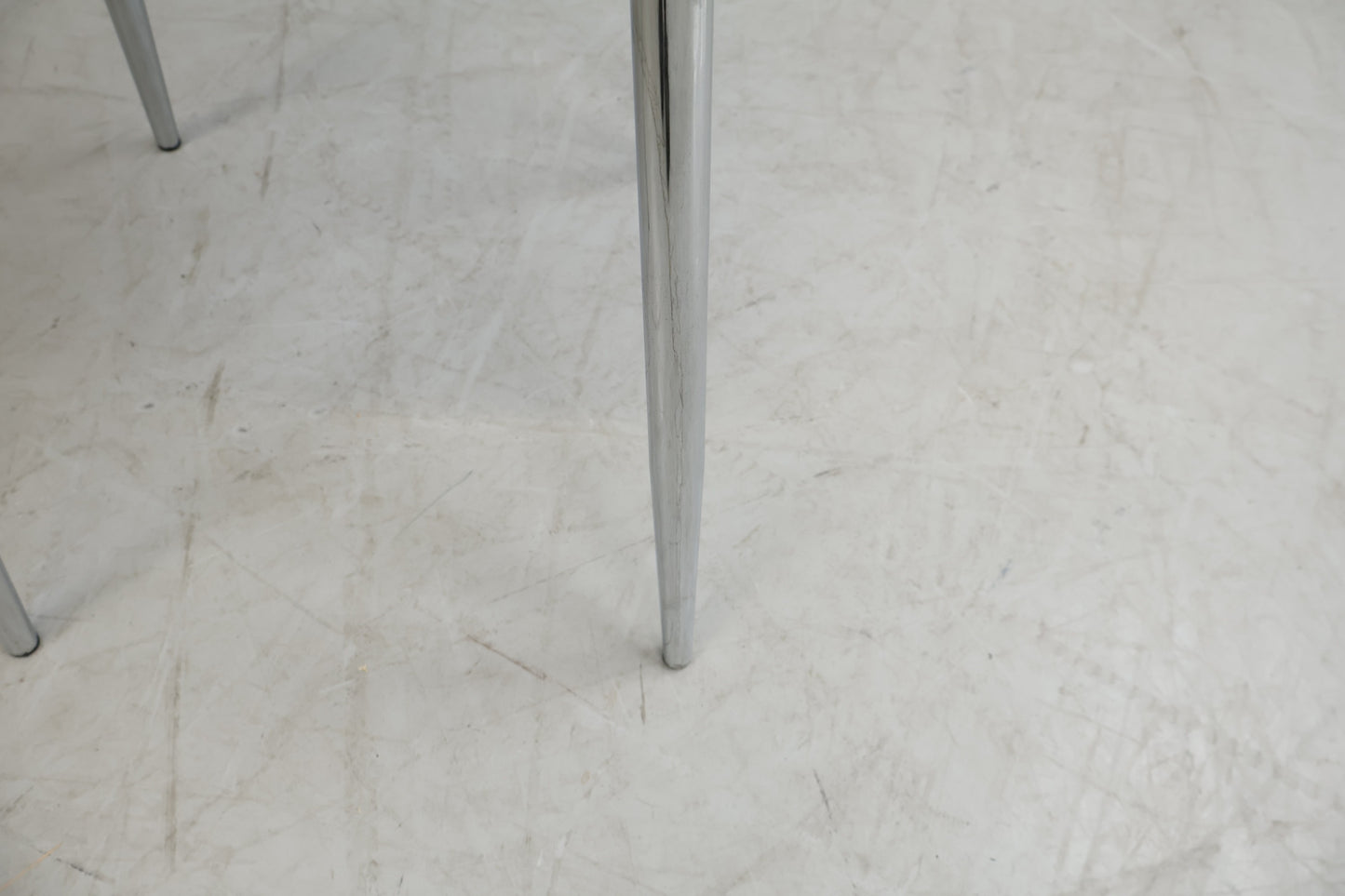 Nyrenset | Grå Stol Fra A-Møbler