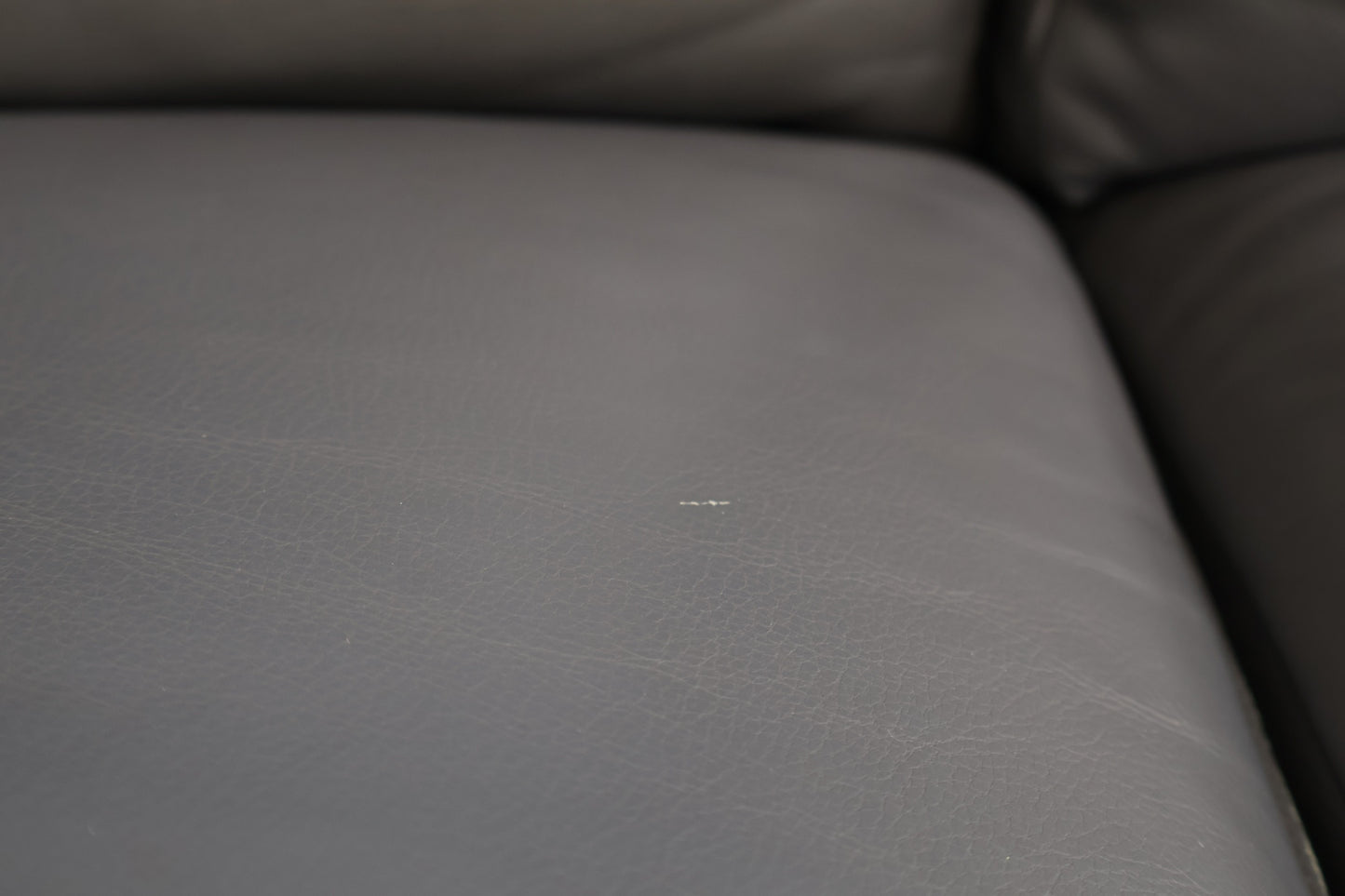 Nyrenset | Grå Hjort Knudsen hjørnesofa i skinn