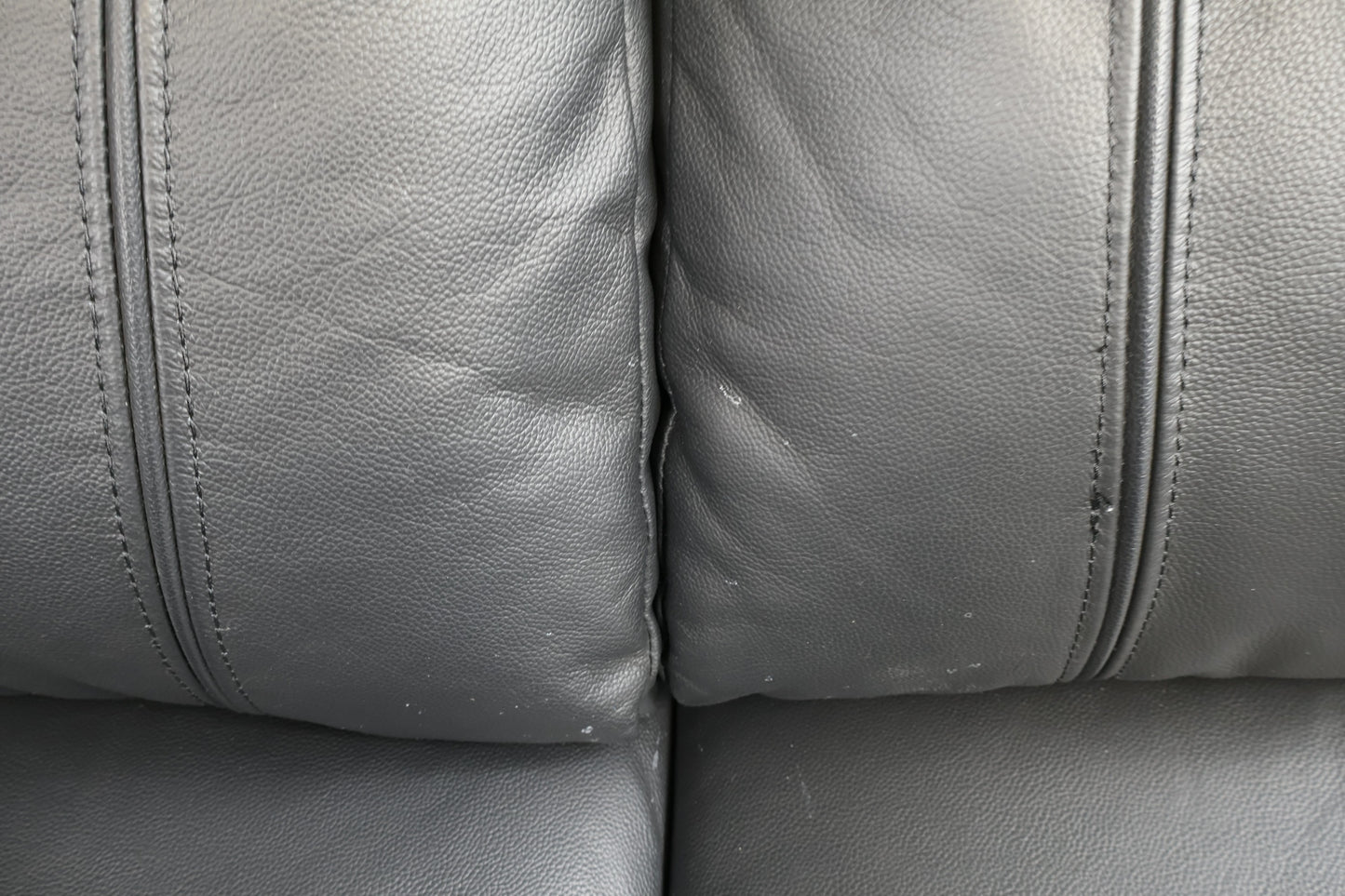 Nyrenset | Sort Mayfield 2-seter reclinersofa fra A-Møbler i hud/PVC