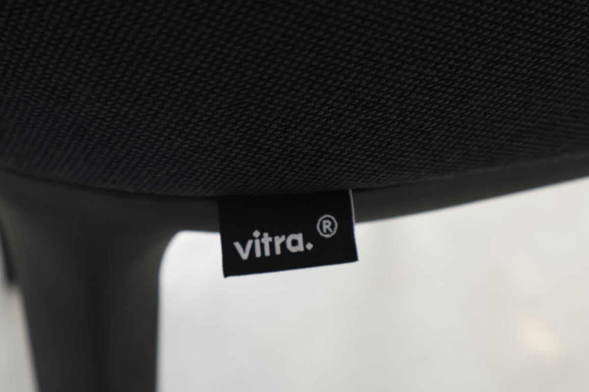 Nyrenset | Vitra Softshell kontorstol i mørk grå