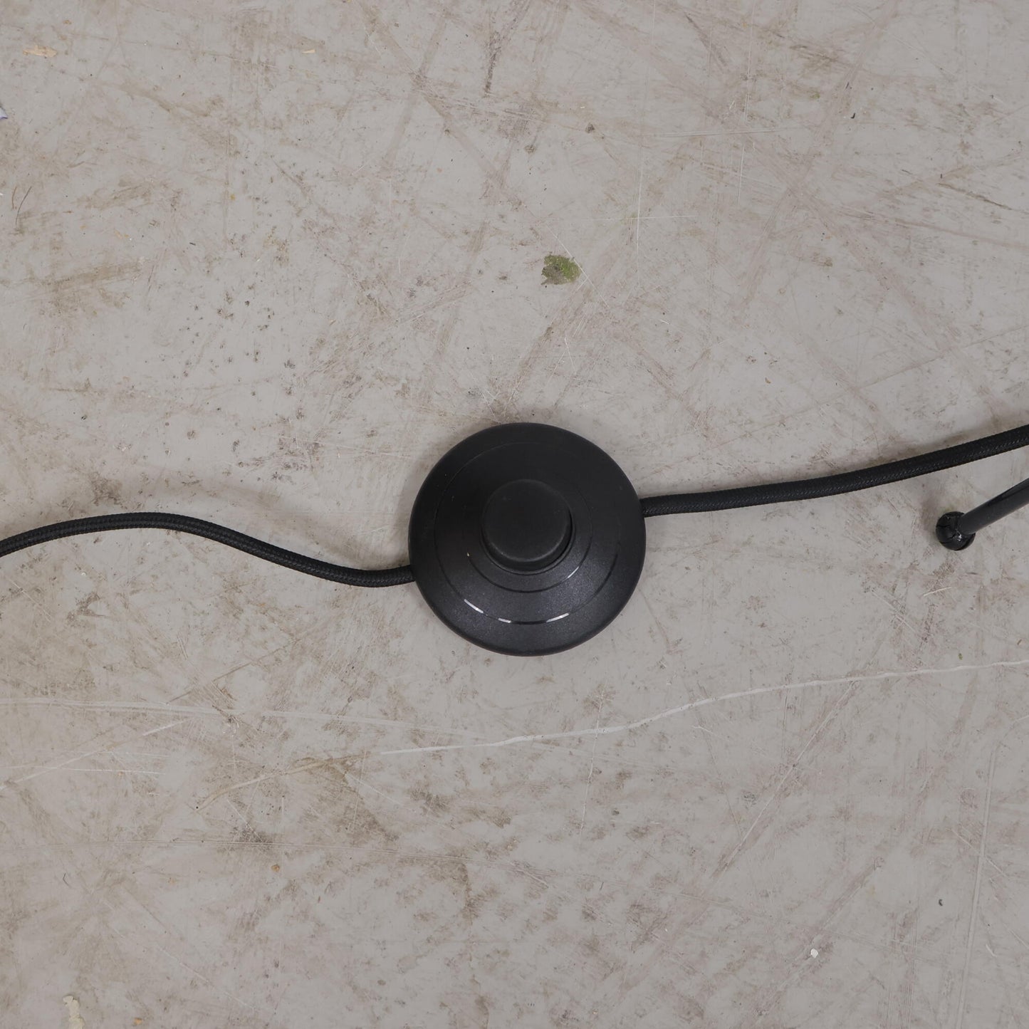 Kvalitetssikret | Vitra Akari 10A gulvlampe i kremhvit