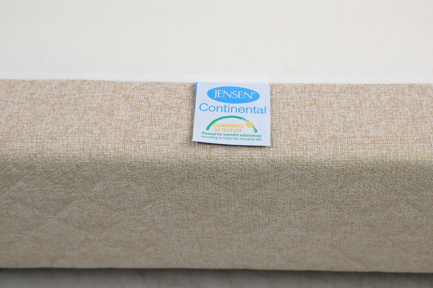 Nyrenset | Beige Jensen Pulse seng med Ikea Tuddal overmadrass, 160x200cm