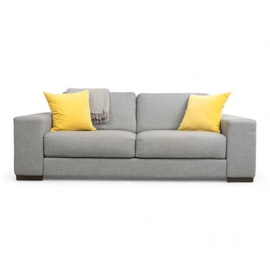 Nyrenset | Natuzzi 2,5-seter sofa i grå med ulltrekk