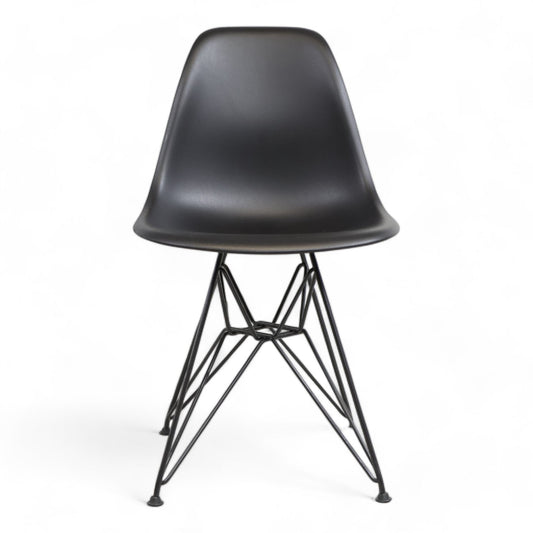 Nyrenset | Vitra Eames DSR stol