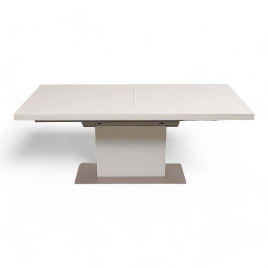 Nyrenset | Utvidbart spisebord i hvitt fra Skeidar