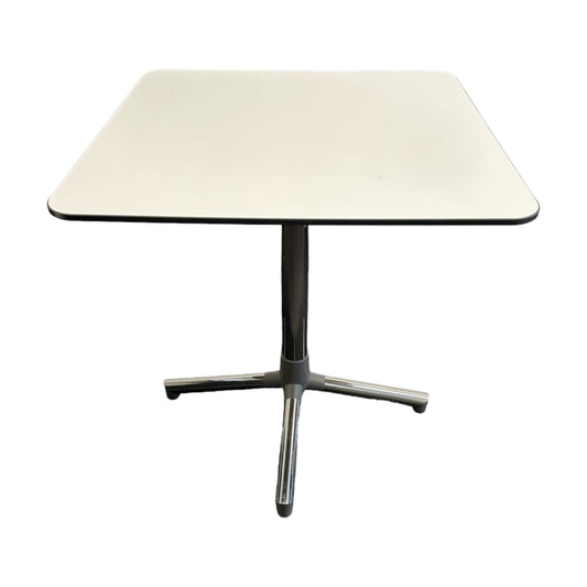 Kvalitetssikret | Fora Form kvadratisk bord i hvitt med krom ben