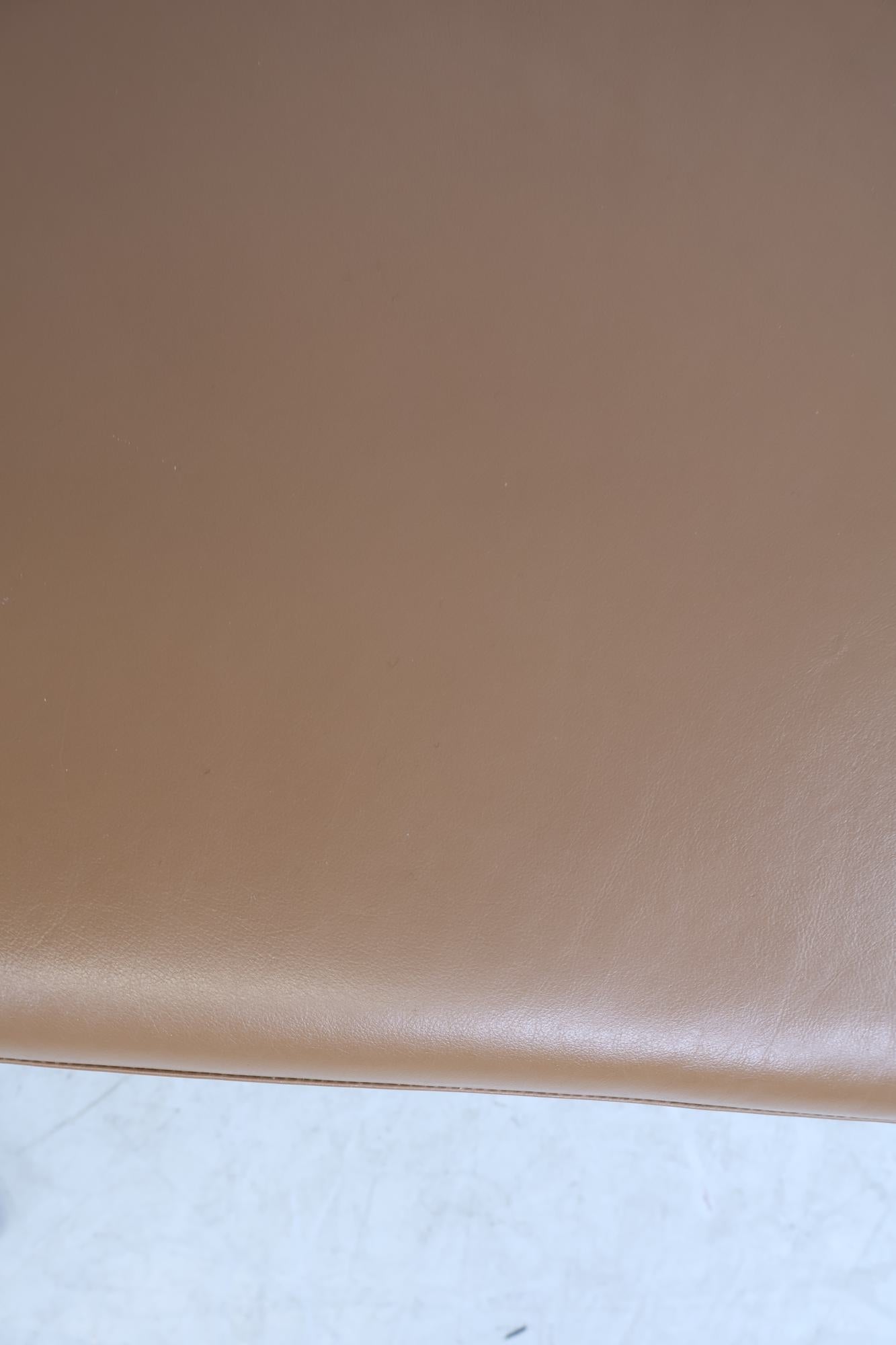 Nyrenset | Brun 3-seter sofa i skinn fra Hjellegjerde