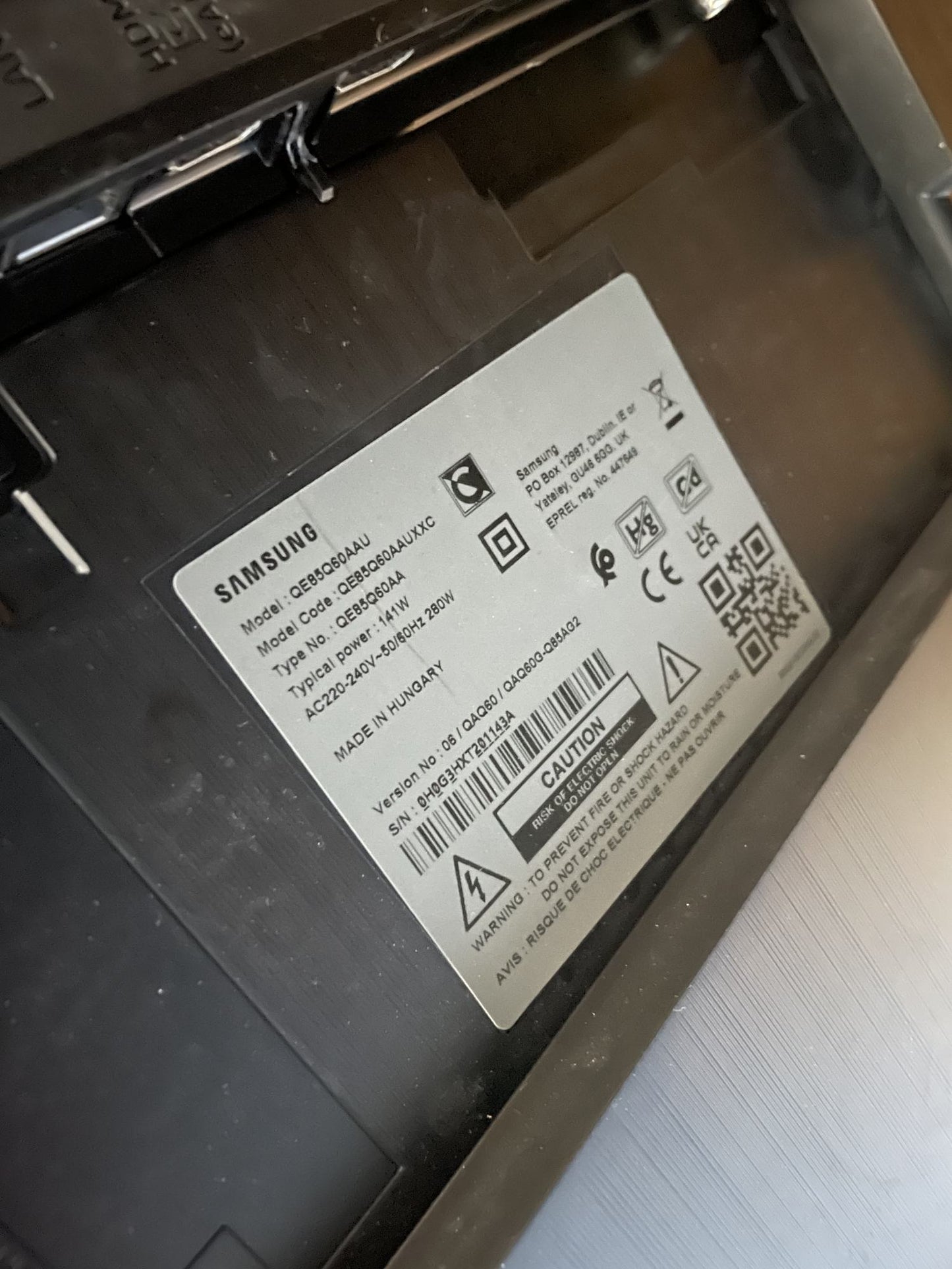 Utmerket tilstand | Samsung QE85Q60AAU Serie 6 85" QLED 4K Smart TV - Sort