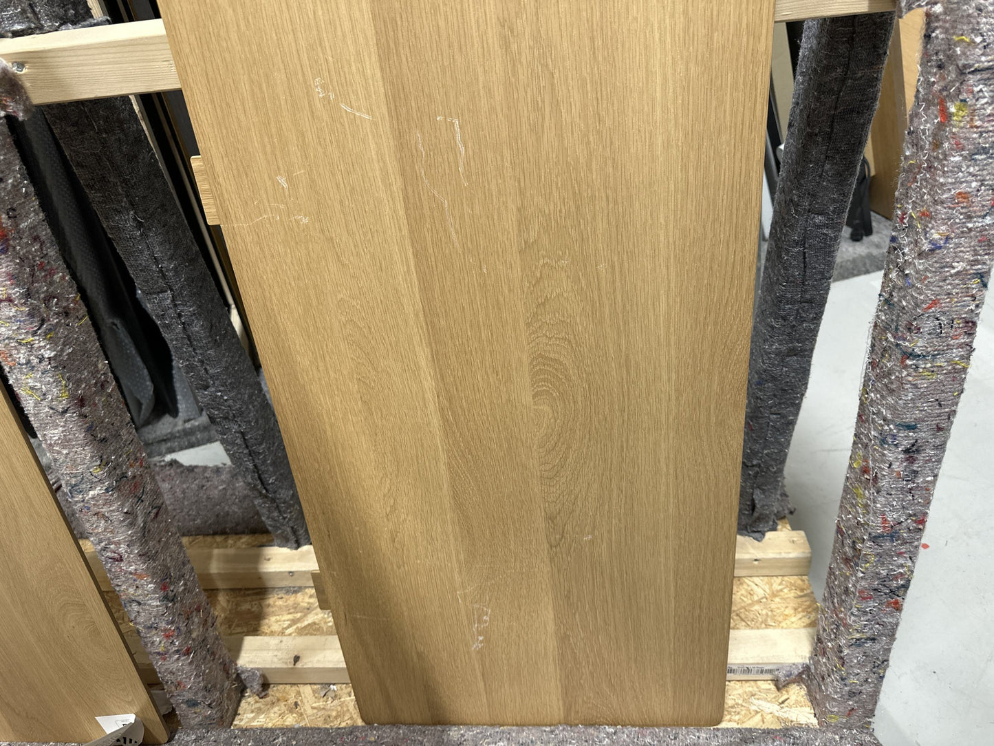 Stort KALBY spisebord fra Jysk i lys eik