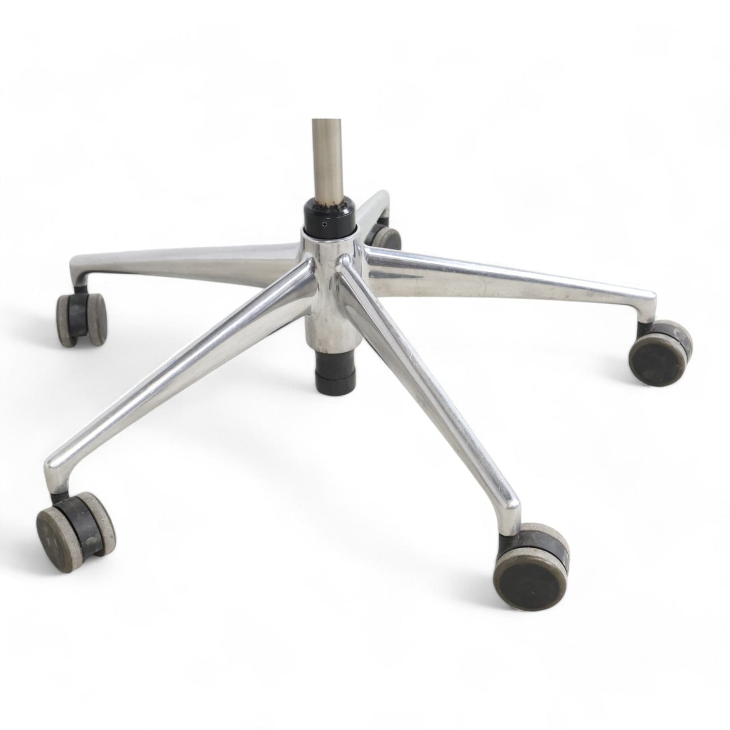 Vitra Meda pro kontorstol med mesh-rygg