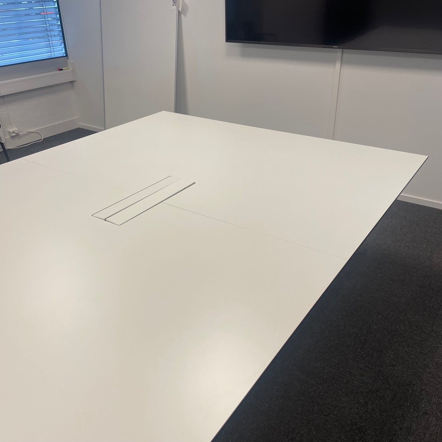 Hvitt møteromssbord, 350x180 cm