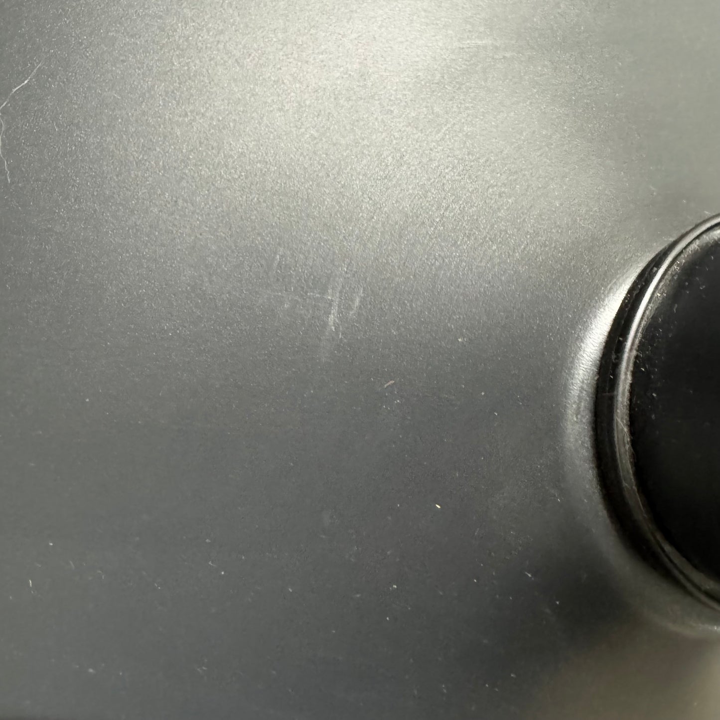 Ibiza spisebord fra A-Møbler i askfiner, Ø110cm