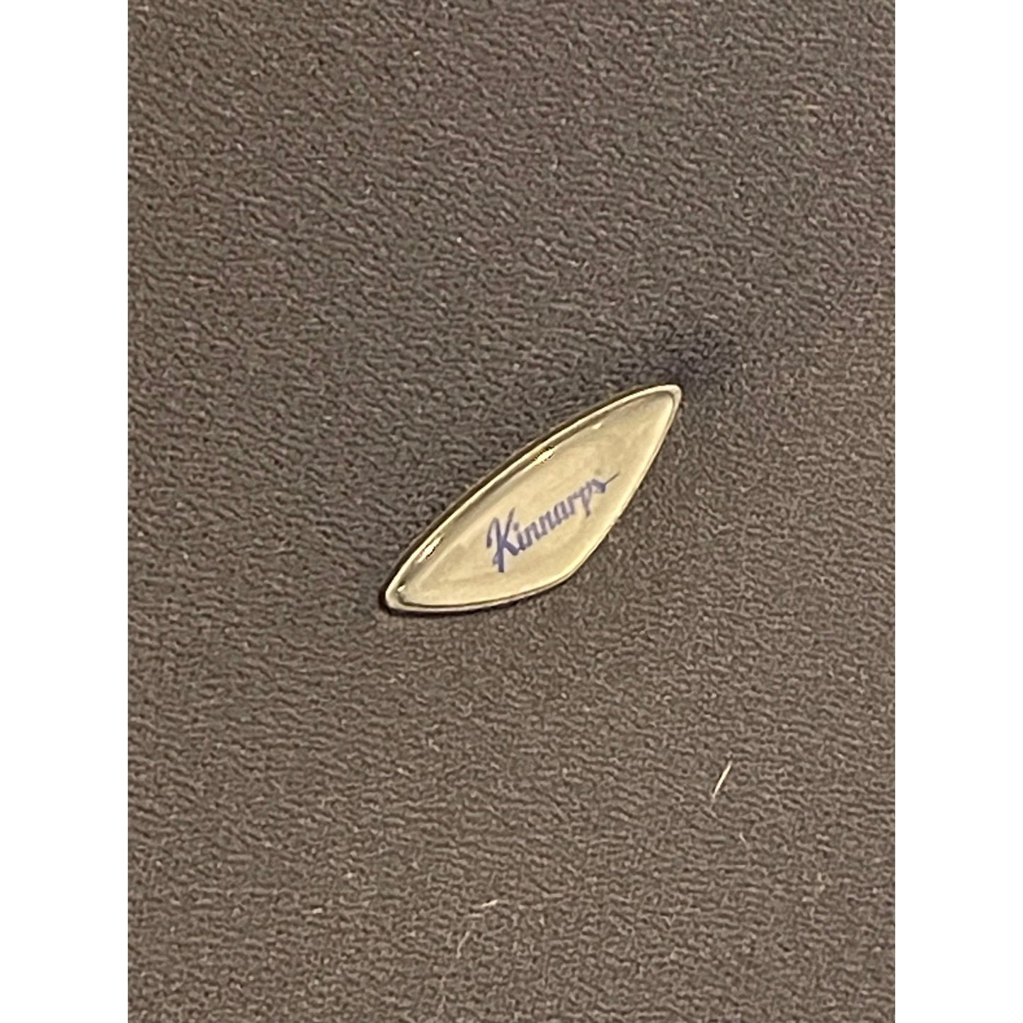 Kinnarps Freefloat kontorstol med nakkestøtte, grå stoff