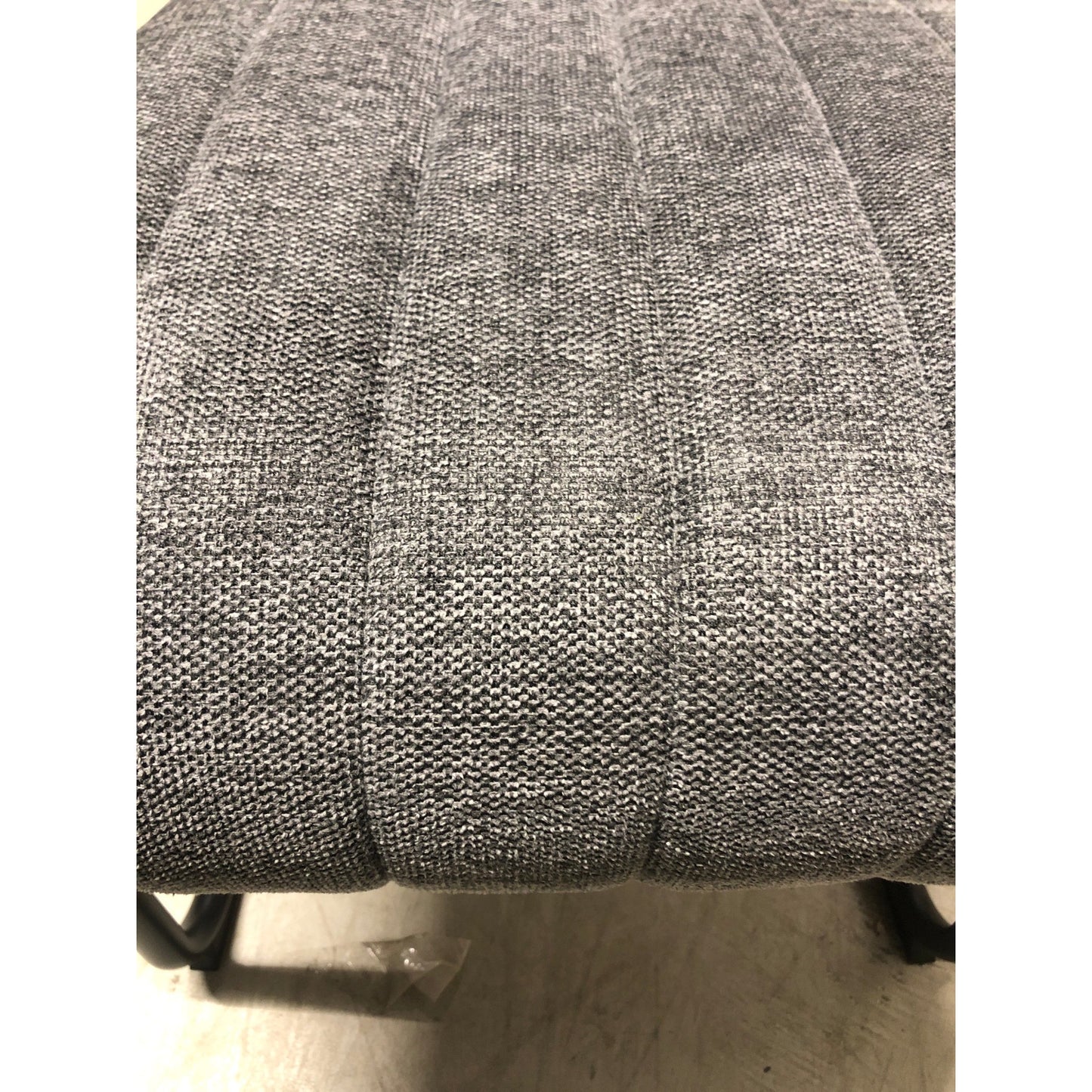 Trout spisestol fra A-Møbler, 100% polyester, grå