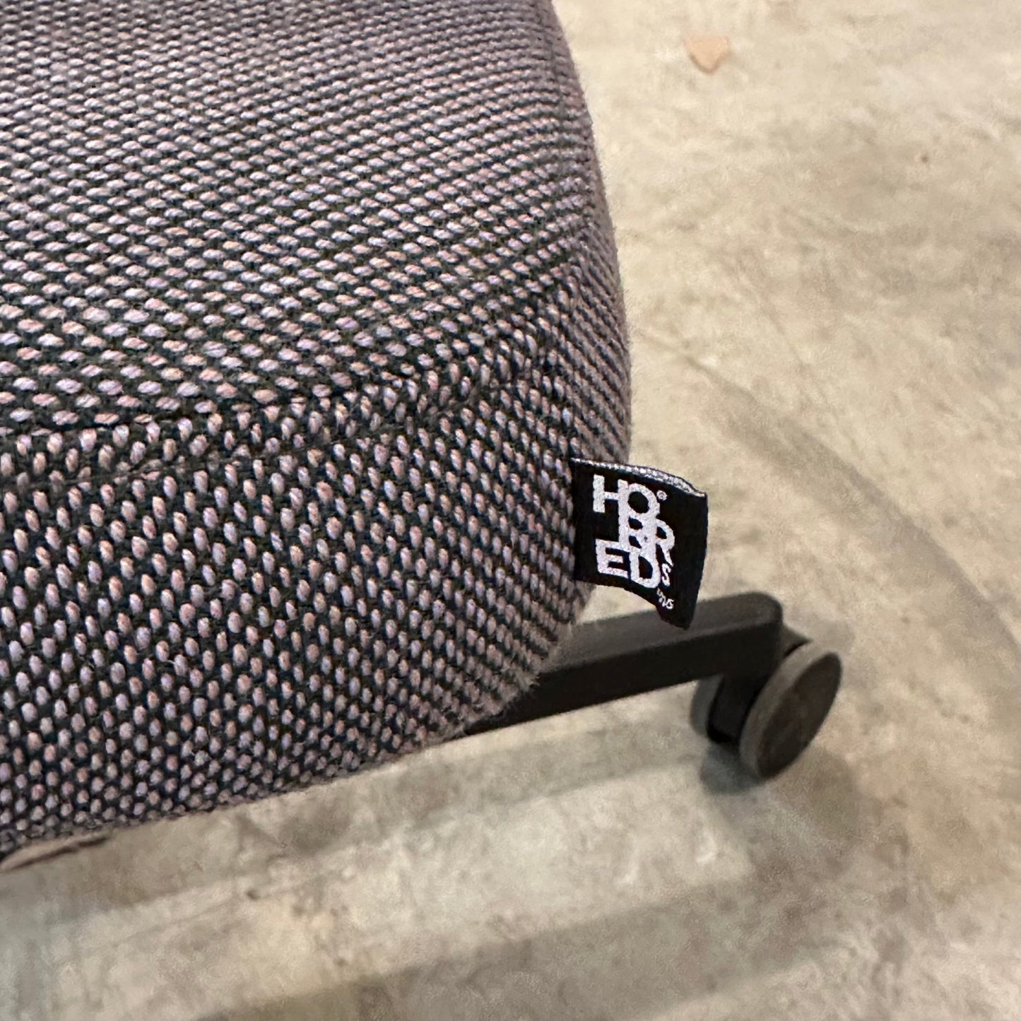 Grand møteromsstol fra Horreds, lilla