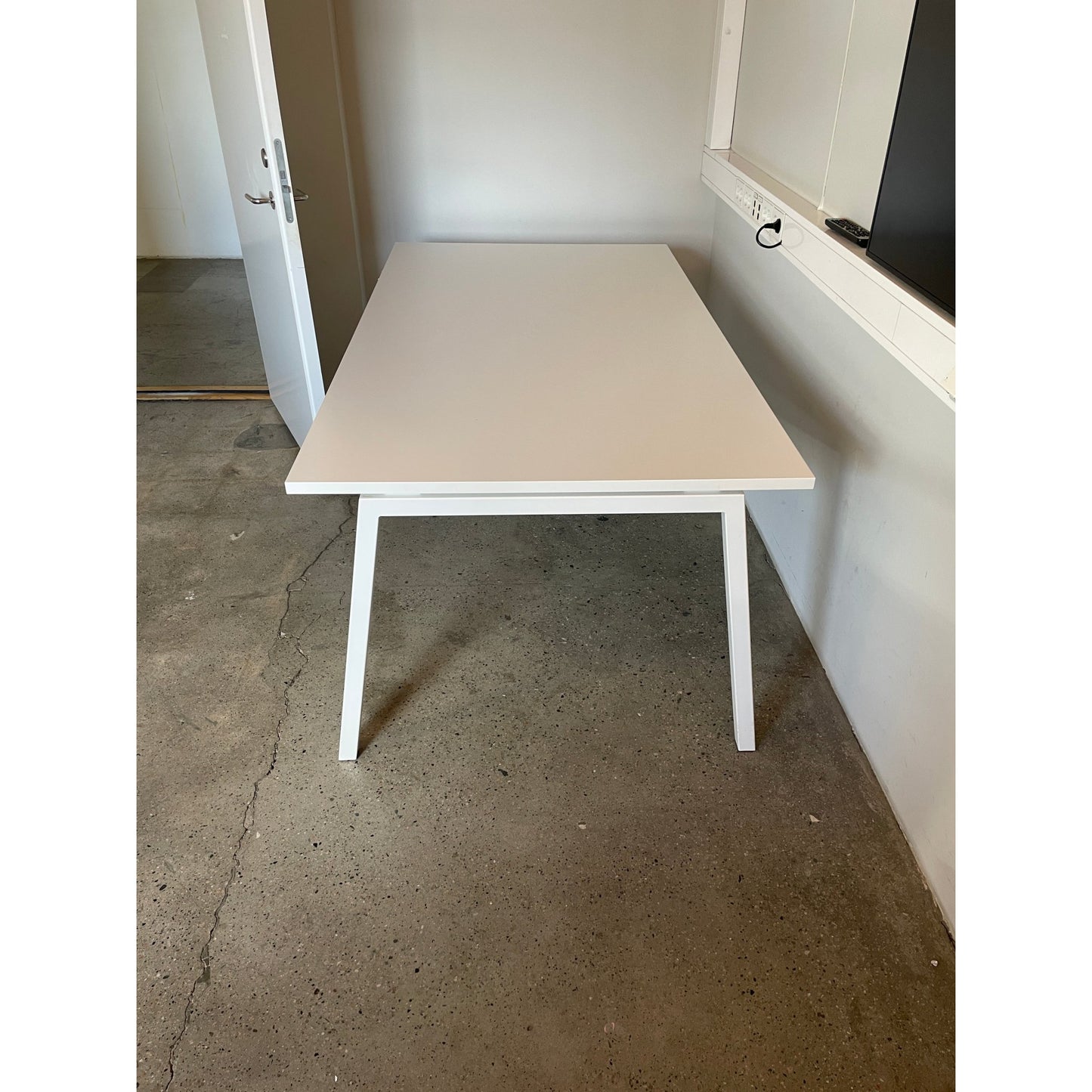 Helhvitt møtebord, 180x100cm