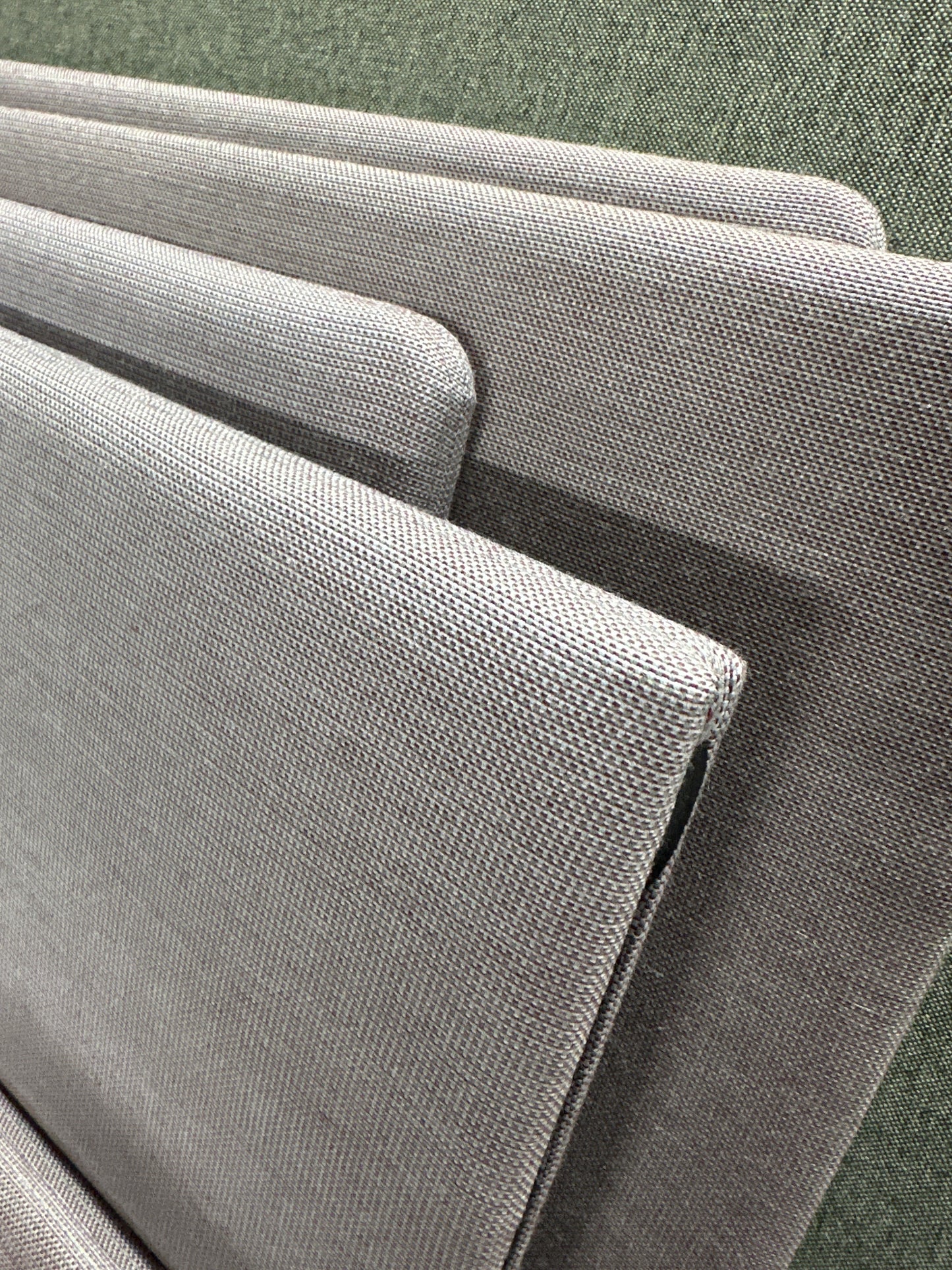 Grålilla bordskillevegg 140x65