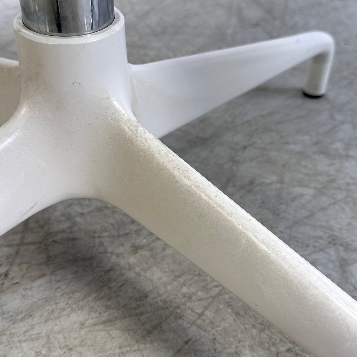 Keyn møteromsstol fra Herman Miller