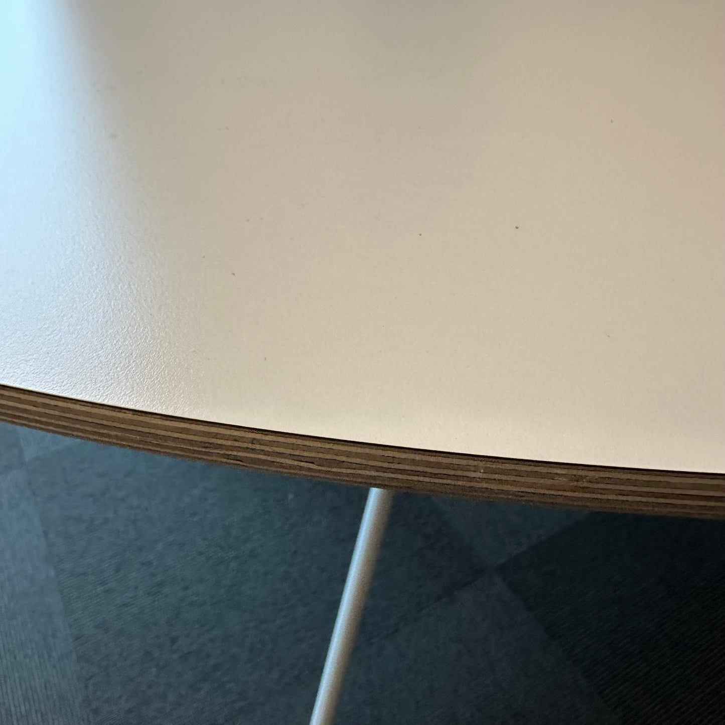 HAY, Rundt helhvit møtebord, Ø125cm