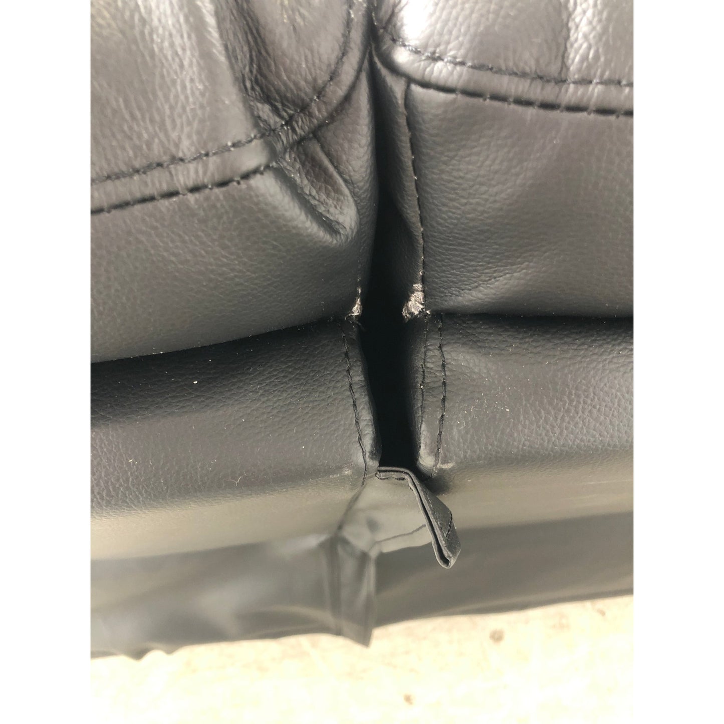 Texas 3-seter sofa fra A-Møbler, sort PVC