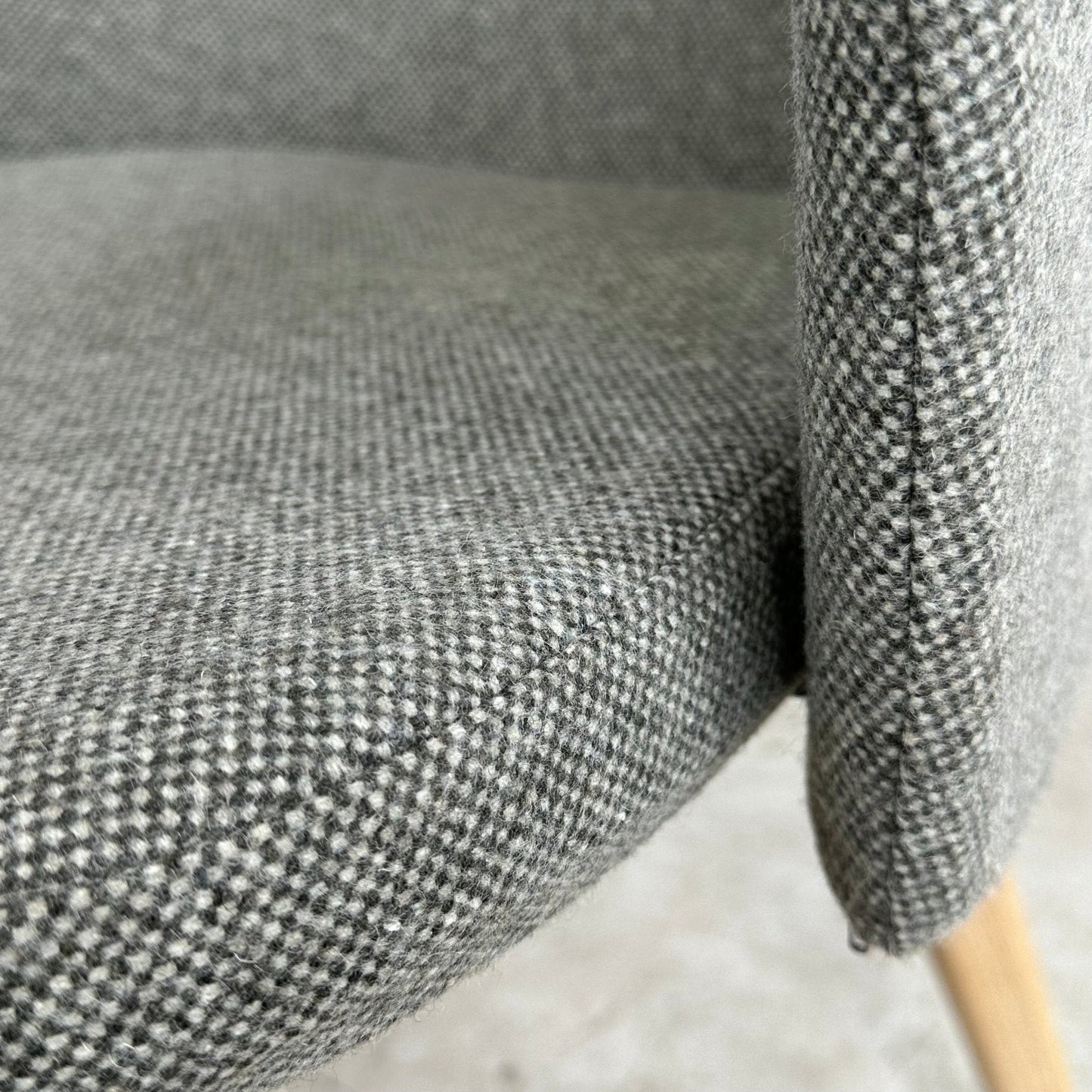 Alma spisestol fra VAD, grå