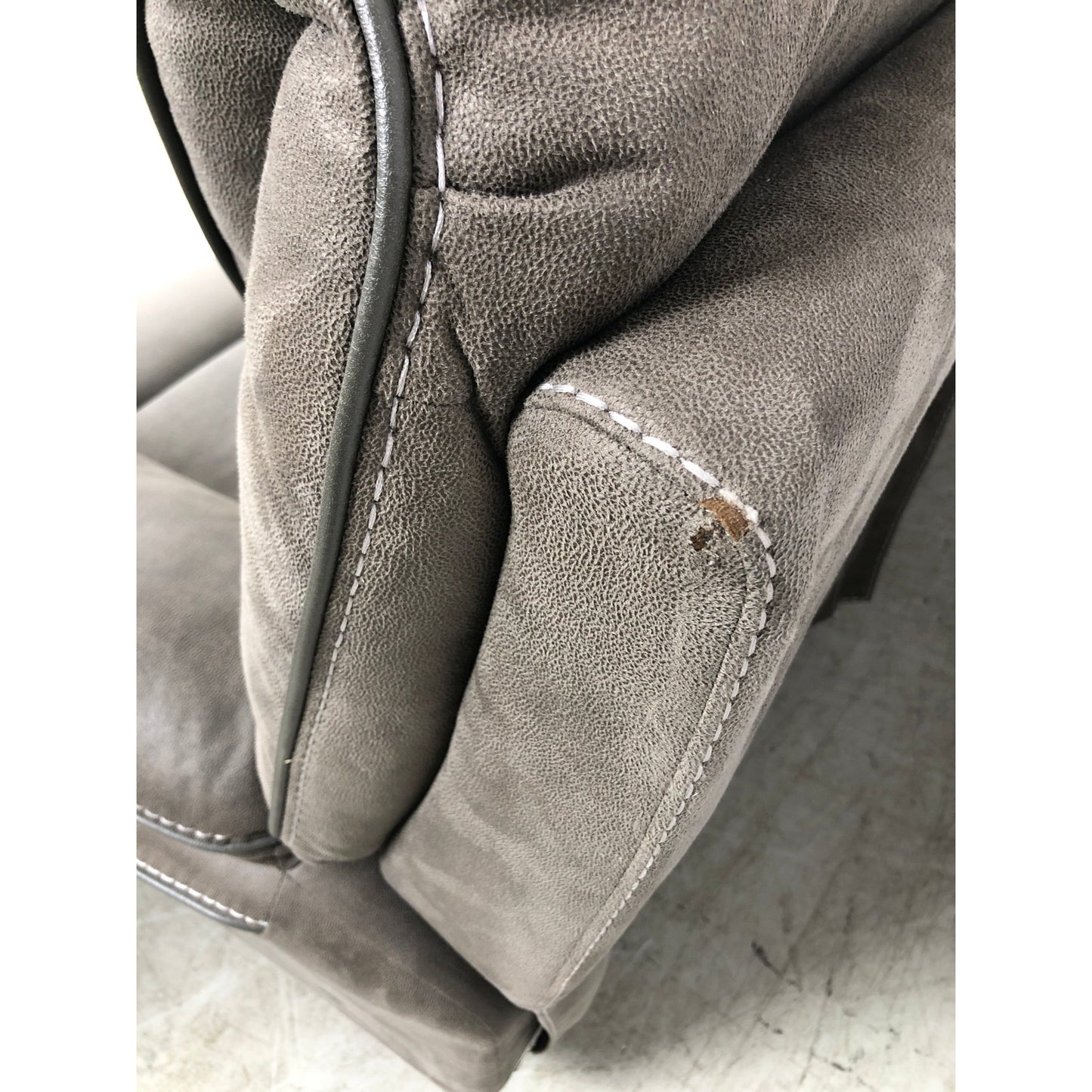 Preston Sofagruppe fra A-Møbler, 3- 2- og 1-seter, gråbrun microfiber