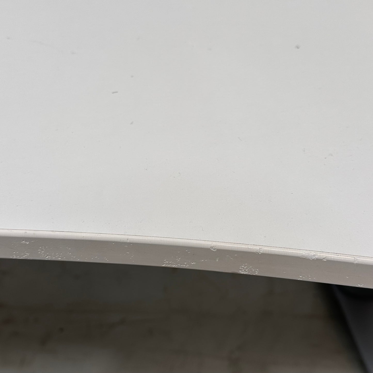 Kinnarps elektrisk hev/senk skrivebord fra Kinnarps, hvit, 180x80 cm