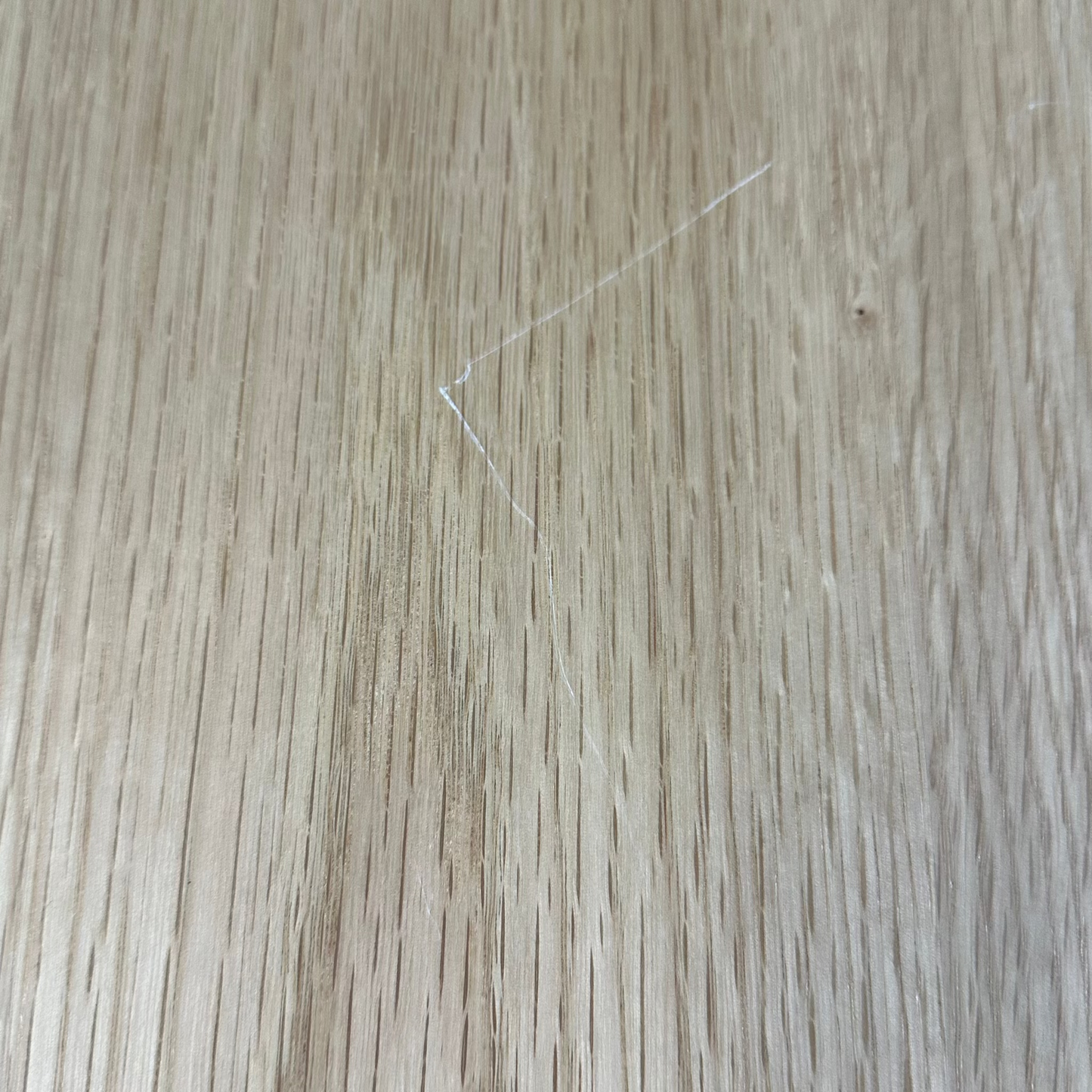 Carno vitrineskap fra A-Møbler, 110x45 cm, naturlig eikefinish