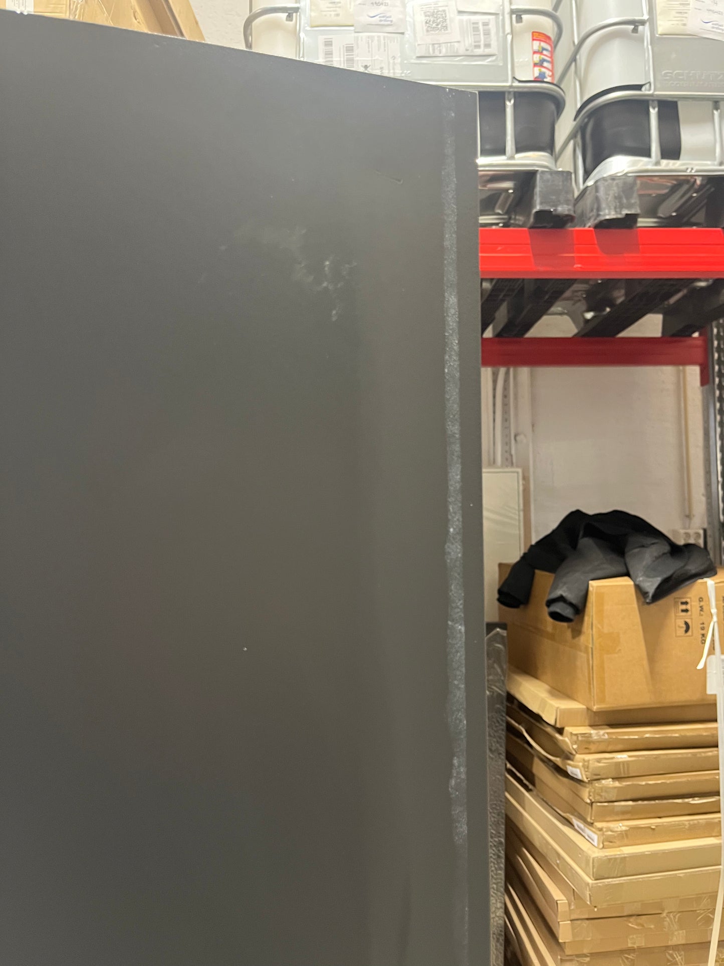 Garderobeskap CREATE SIGN, 2 seksjoner, mørk grå, UTEN bein