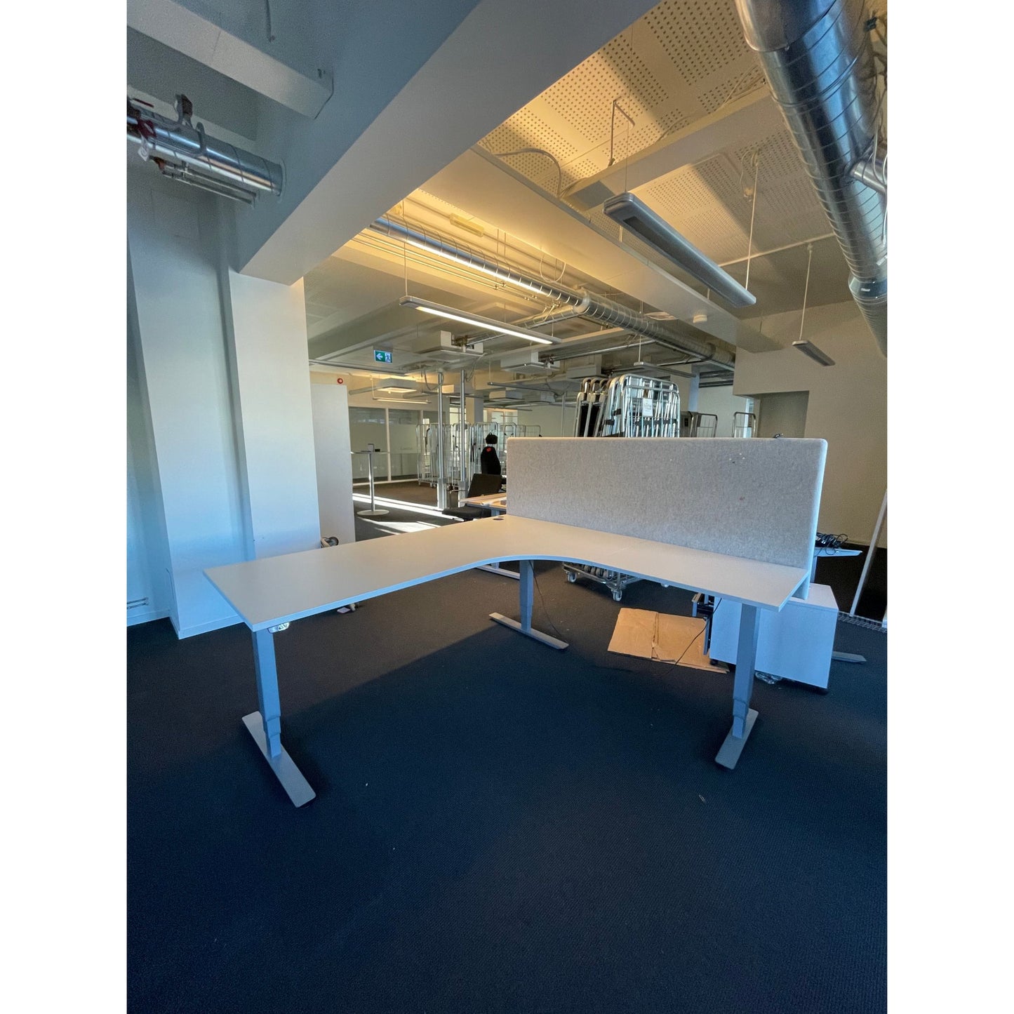 EFG elektrisk hjørneunderstell, grå, 122x34 cm