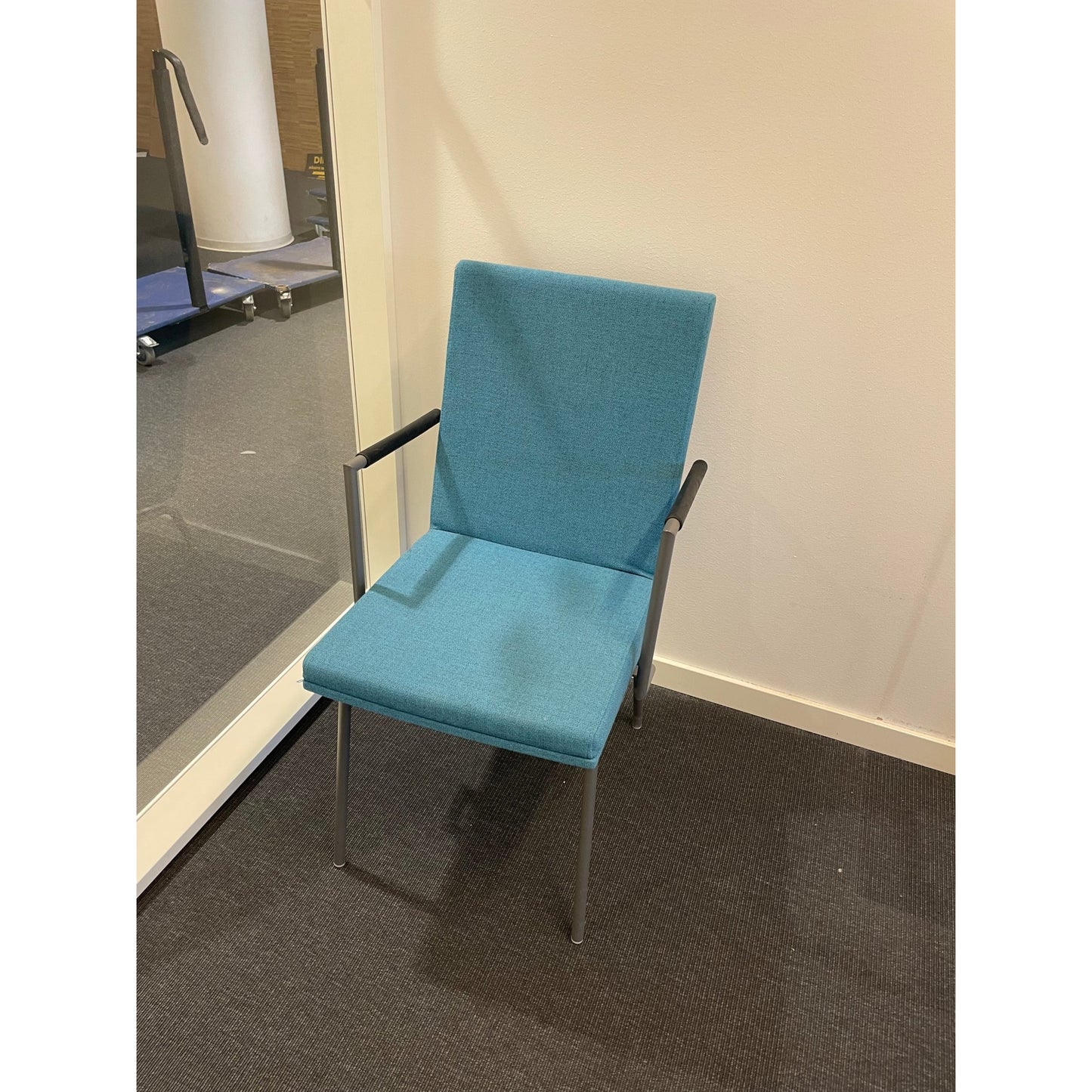 EFG turkis konferansestol med armlener
