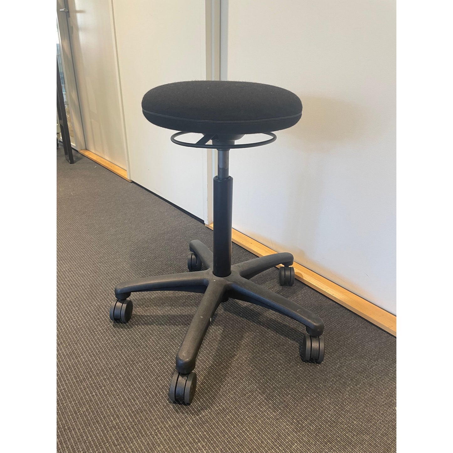 Joi studio kontor krakk fra Savo