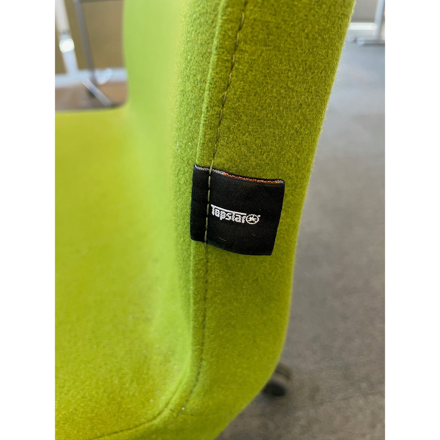 Møteromsstol fra Topstar, grønn, med hjul