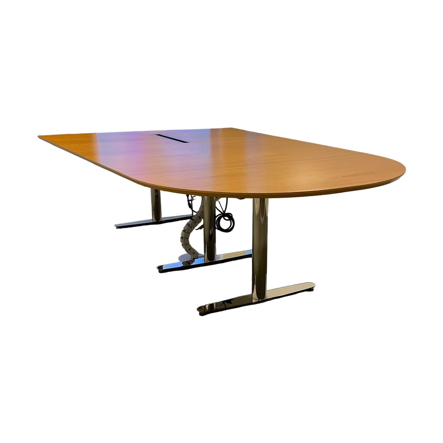 Veggrettet videomøtebord i oljet eik fra Horreds, 240x160 cm