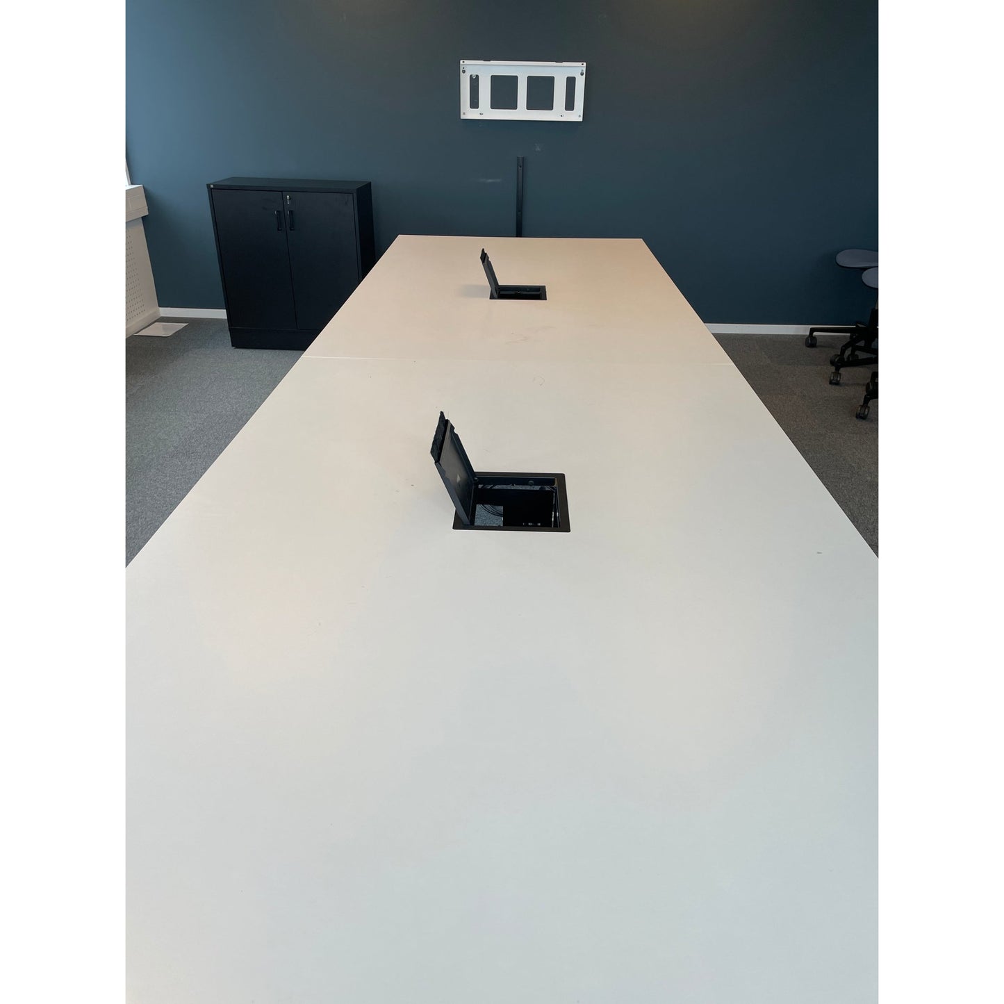 Møtebord fra Fora Form, hvit laminat, 380x120 cm