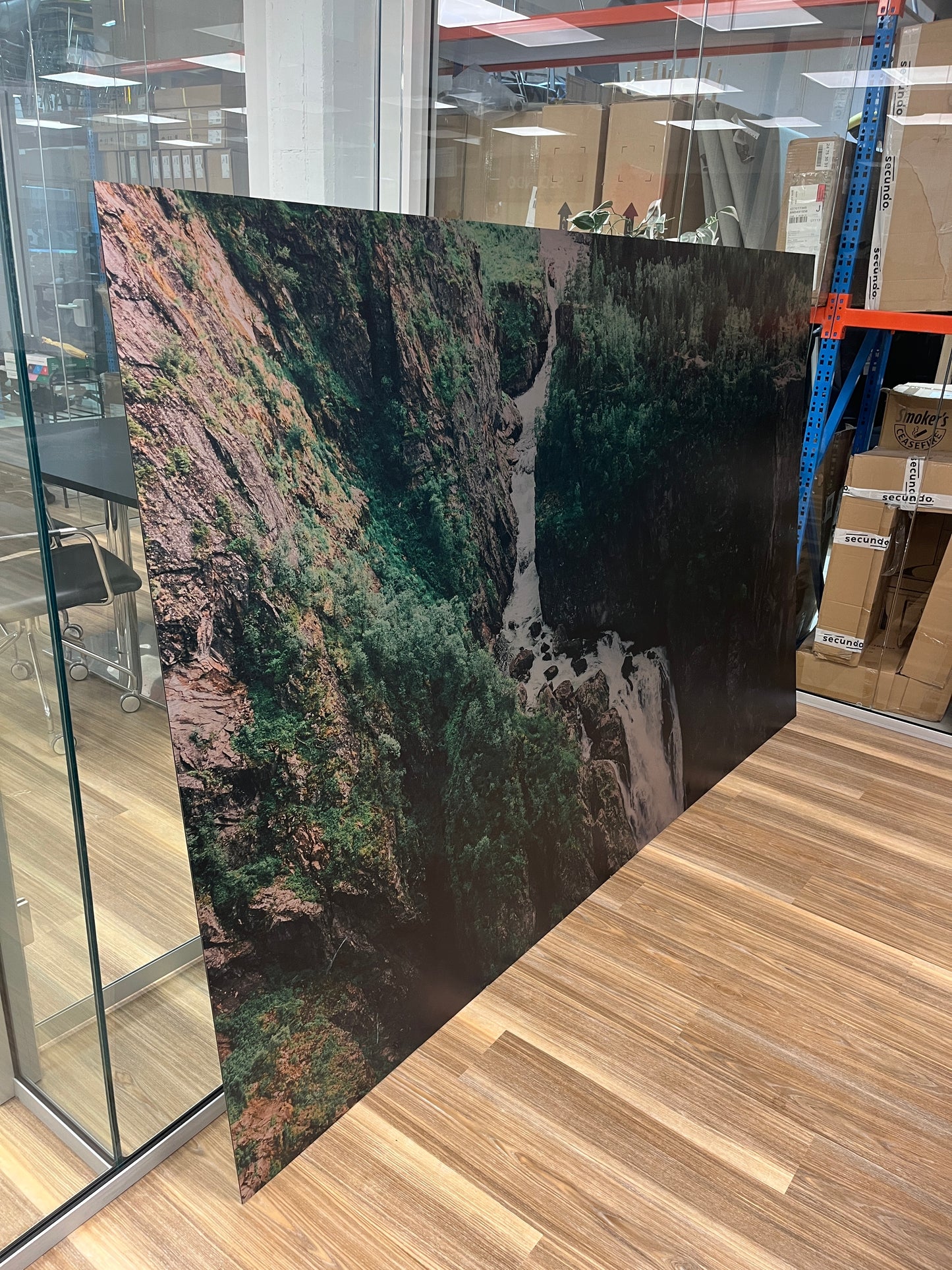 Stort bilde, skogmotiv. 235x145