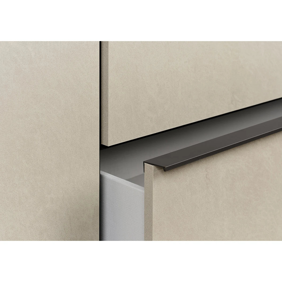 Everest Skjenk, Grå