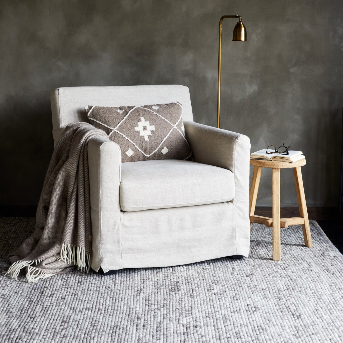 Helt nytt | Edward hvilestol lys grå B80xD77xH85cm