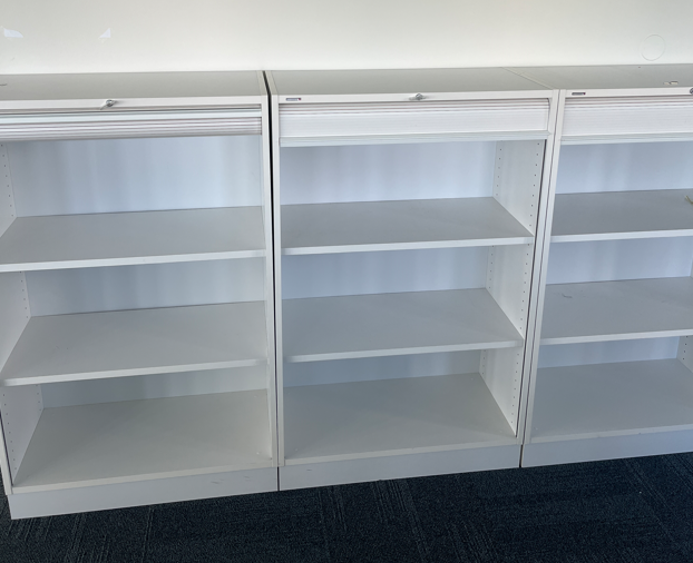 Åpen hylle med nedtrekksdør, hvit