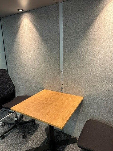 Work stillerom (pod) fra QuietPod i sølv, glassdør